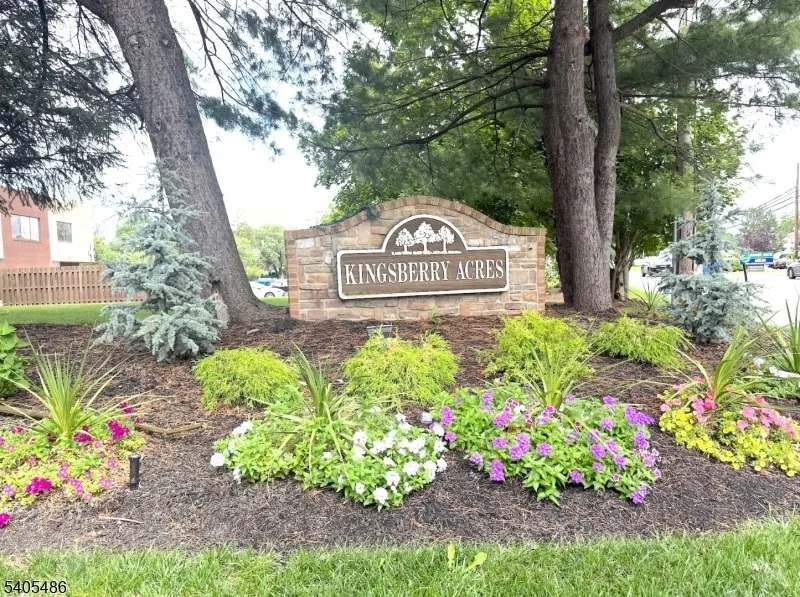 Unit for sale at 237 Kingsberry Dr, Franklin Twp., NJ 08873-4315