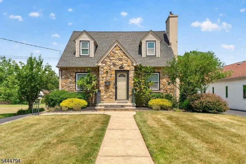 Unit for sale at 18 New Jersey Ave, Flemington Boro, NJ 08822-1212
