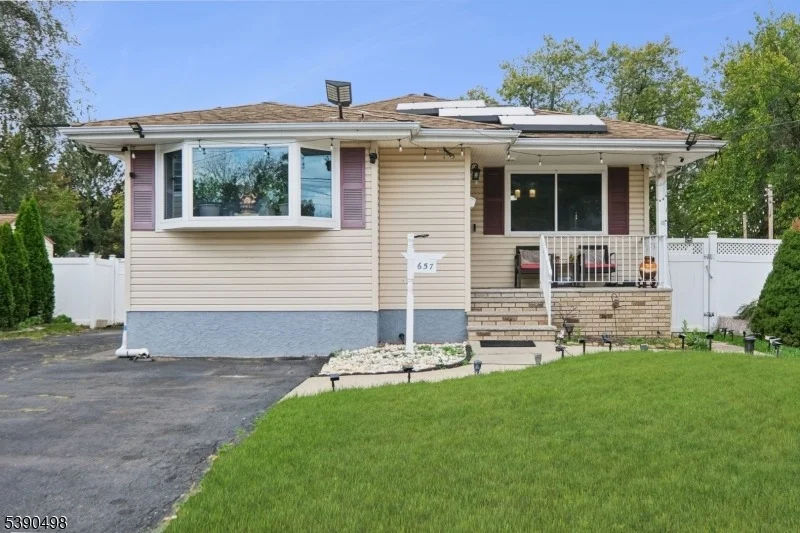 Unit for sale at 657 Barron Ave, Woodbridge Twp., NJ 07095-3104