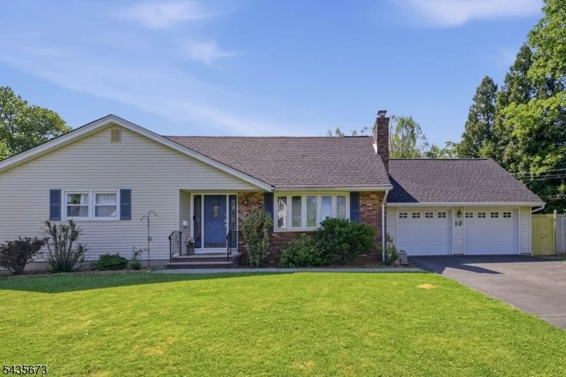 Unit for sale at 10 Happel Ct, Scotch Plains Twp., NJ 07076-2108