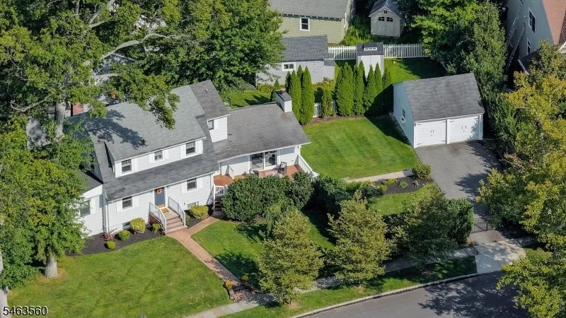 Unit for sale at 209 Midwood Pl, Westfield Town, NJ 07090-2509