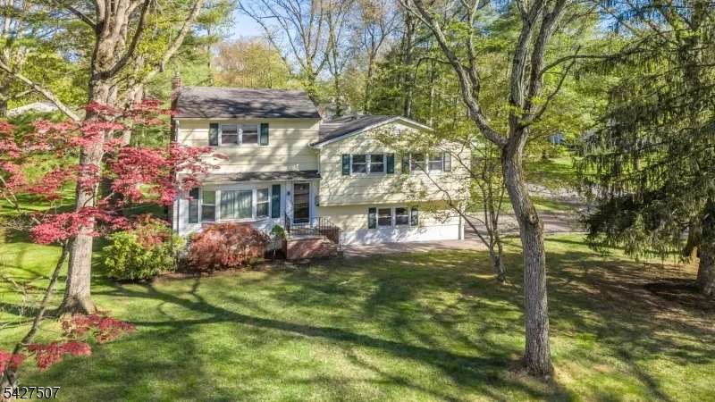Unit for sale at 380 Charnwood Rd, New Providence Boro, NJ 07974-1302