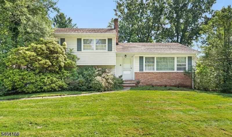 Unit for sale at 4 Pierson Ln, Florham Park Boro, NJ 07932-2610