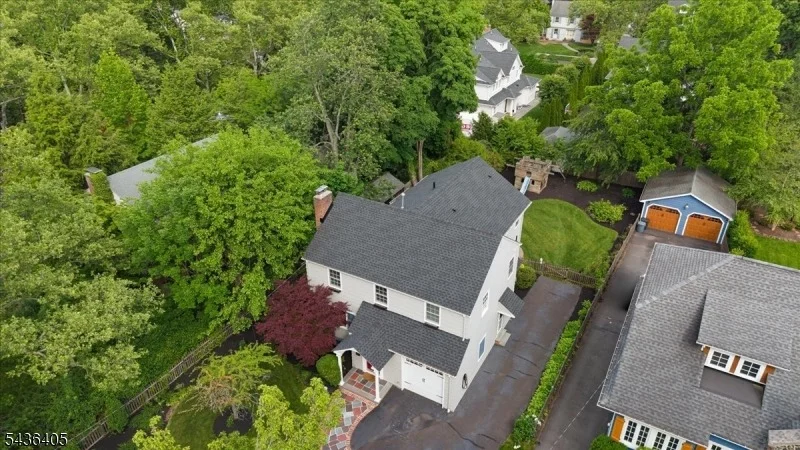 Unit for sale at 424 Colonial Ave, Westfield Town, NJ 07090-3009