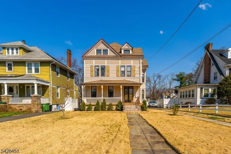 Unit for sale at 150 W 5Th Ave, Roselle Boro, NJ 07203-1903