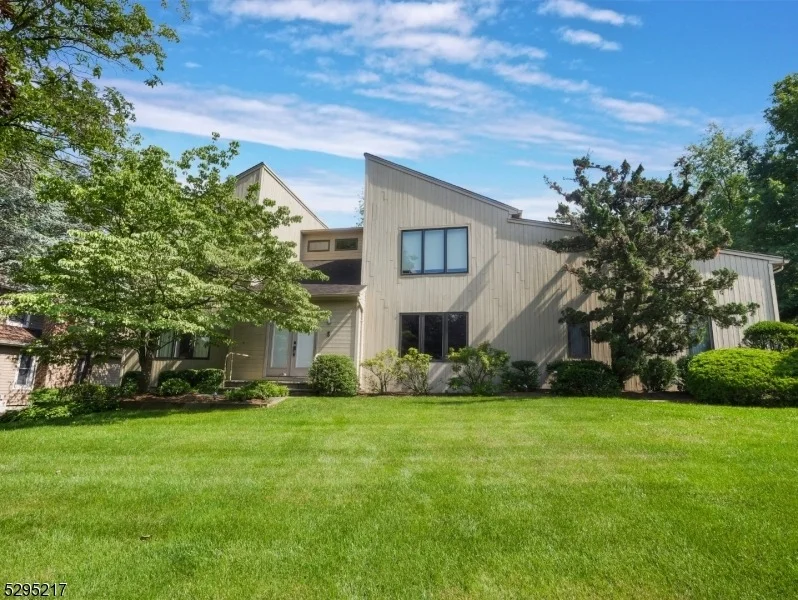 Unit for sale at 5 Bourbon St, Wayne Twp., NJ 07470-5419