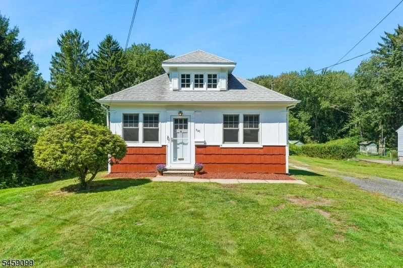 Unit for sale at 327 Saint Cloud Ave, West Orange Twp., NJ 07052-2517