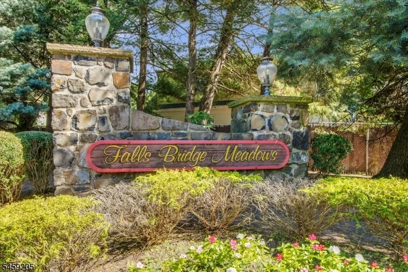 Unit for sale at 62 Falls Bridge Dr, Totowa Boro, NJ 07512-1721