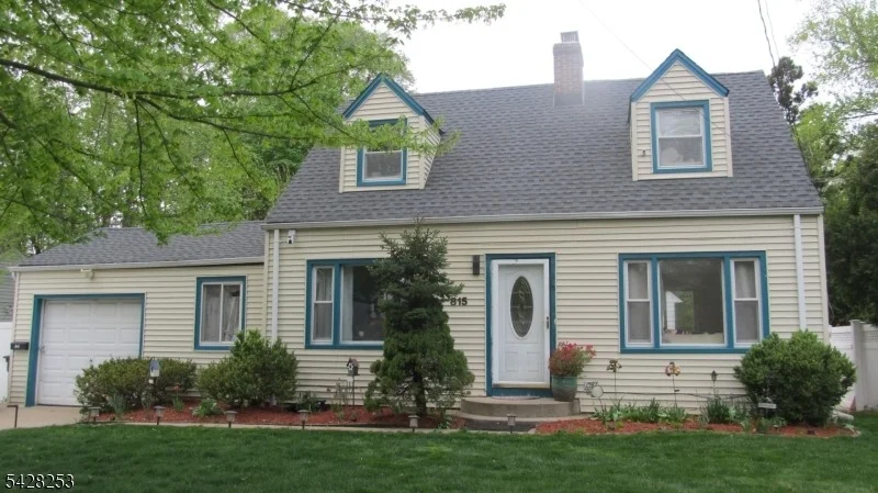 Unit for sale at 815 Mountain Ave, Bound Brook Boro, NJ 08805-1403