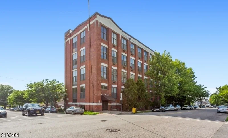Unit for sale at 366 Trenton Ave, Paterson City, NJ 07503-1005