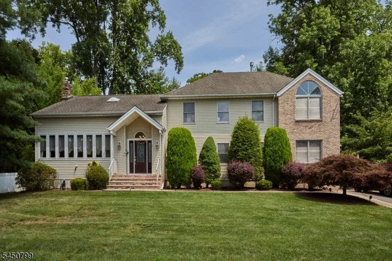 Unit for sale at 2 Cayuga Trl, Wayne Twp., NJ 07470-4406