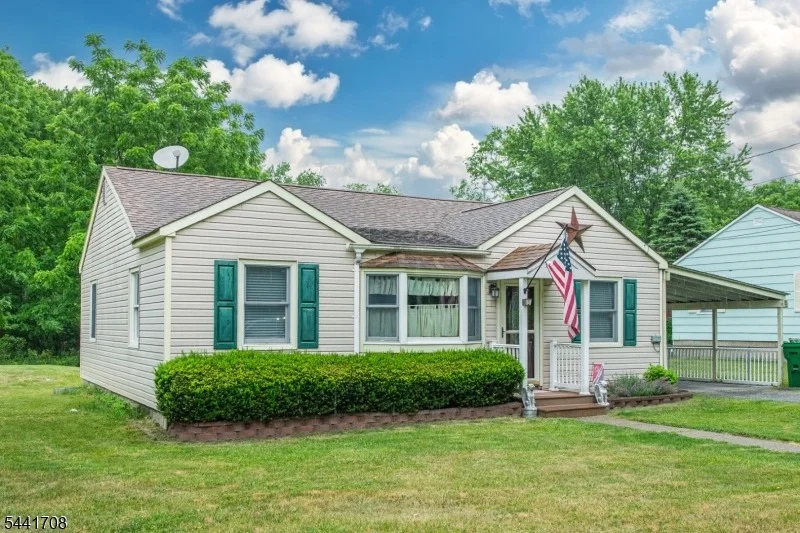 Unit for sale at 3 Belcher Ln, Wantage Twp., NJ 07461-3132