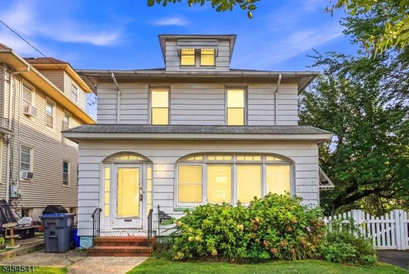 Unit for sale at 260 W Franklin St, Bound Brook Boro, NJ 08805-1944
