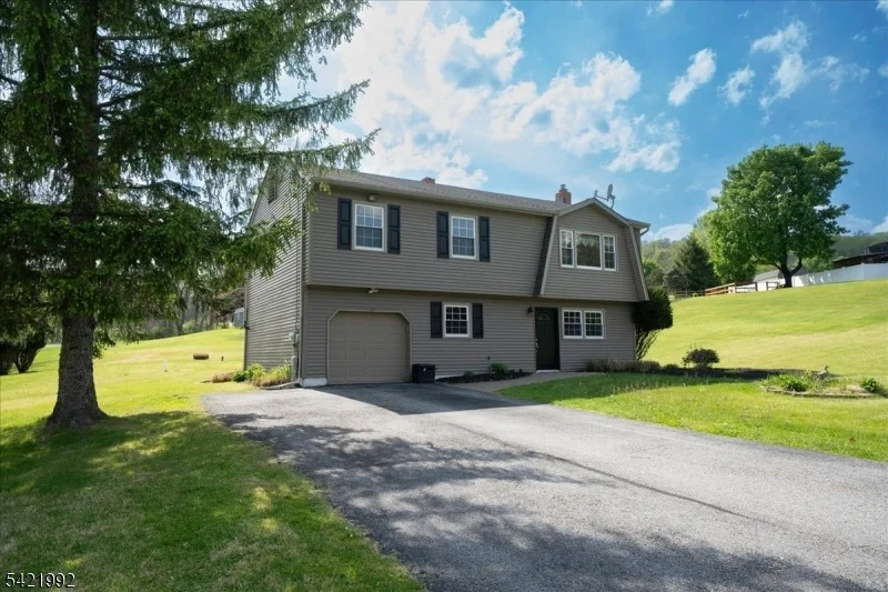 Unit for sale at 15 Carol Dr, Vernon Twp., NJ 07418-1504