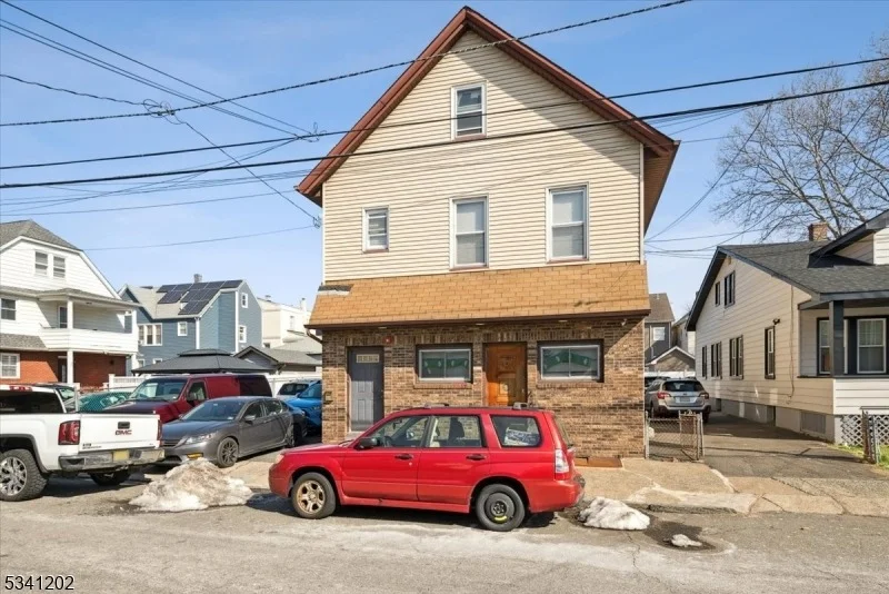 Unit for sale at 77 Maple Ave, Wallington Boro, NJ 07057-1137