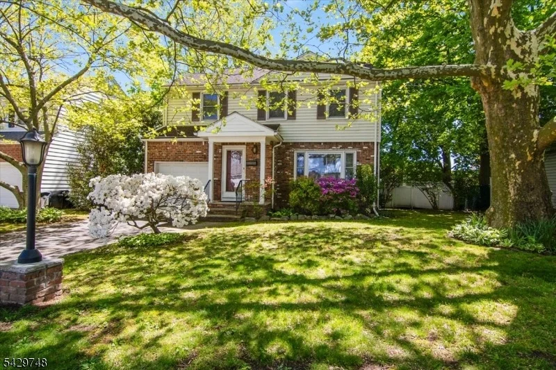 Unit for sale at 830 Collingwood Ave, Maywood Boro, NJ 07607-2106
