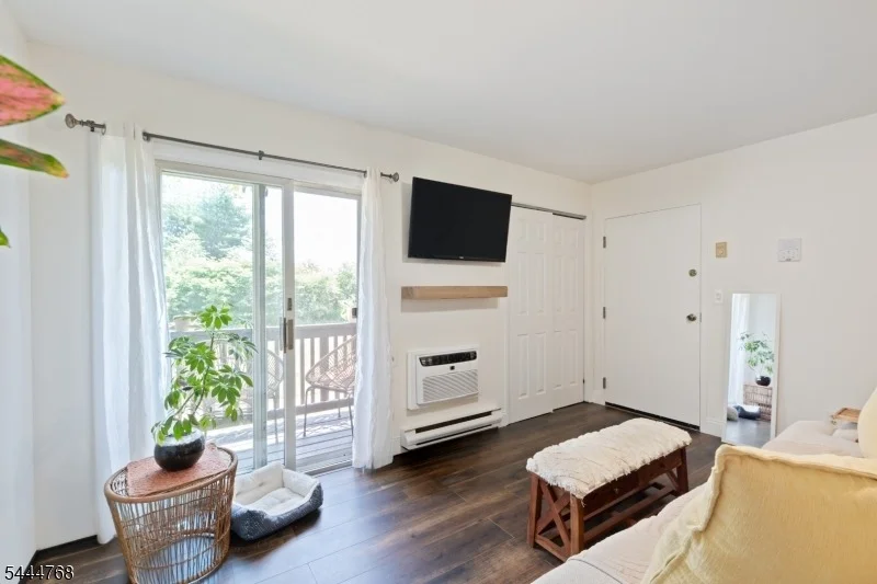 Unit for sale at 114 Federal Hill Rd, Pompton Lakes Boro, NJ 07442-2073