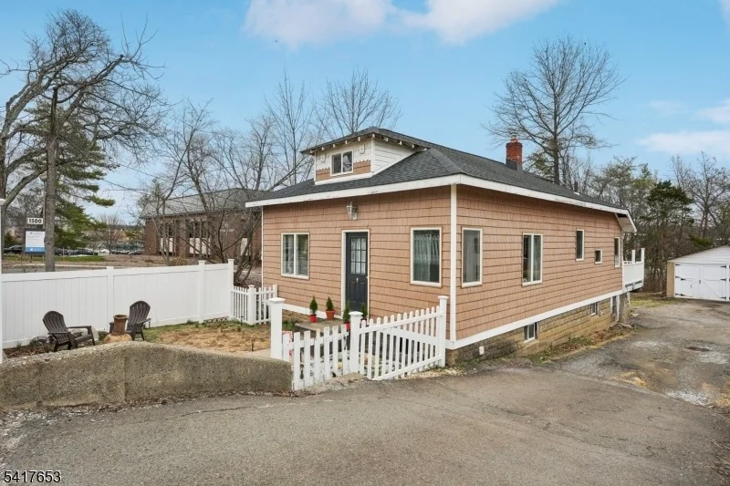 Unit for sale at 1492 Alps Rd, Wayne Twp., NJ 07470-3635