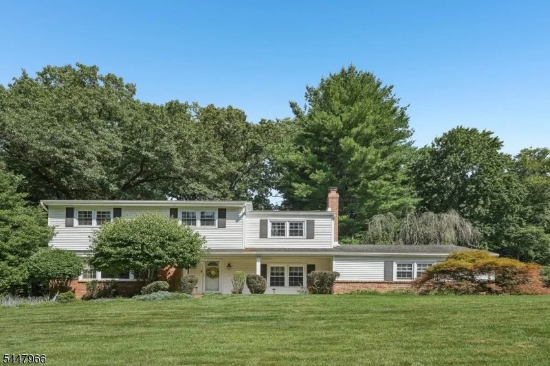 Unit for sale at 36 Stonefence Rd, Oakland Boro, NJ 07436-1607