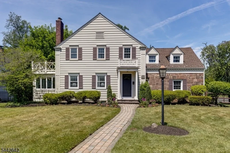 Unit for sale at 537 Wychwood Rd, Westfield Town, NJ 07090-2352