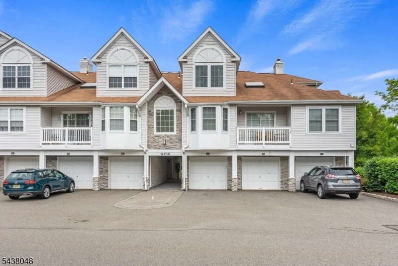 Unit for sale at 129 Autumn Ct, Roxbury Twp., NJ 07852-2114