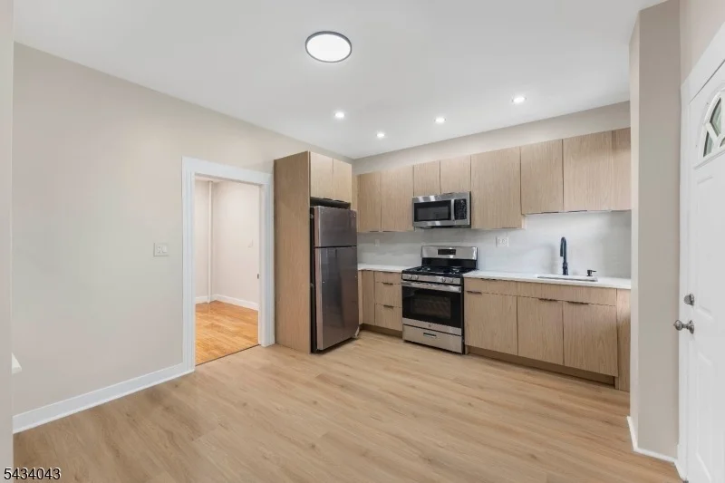 Unit for sale at 308 Rosehill Pl, Elizabeth City, NJ 07202-3218