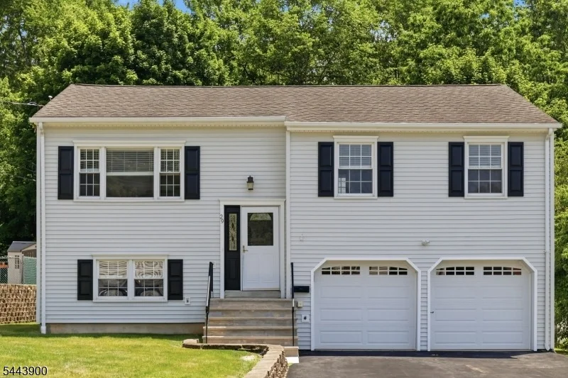 Unit for sale at 29 Amendola Dr, Netcong Boro, NJ 07857-1401