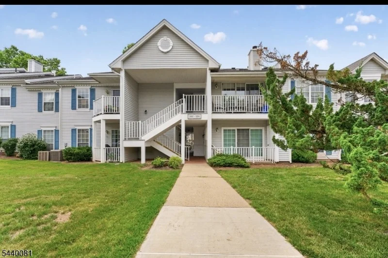 Unit for sale at 3910 Graham Ct, Bridgewater Twp., NJ 08807-3532