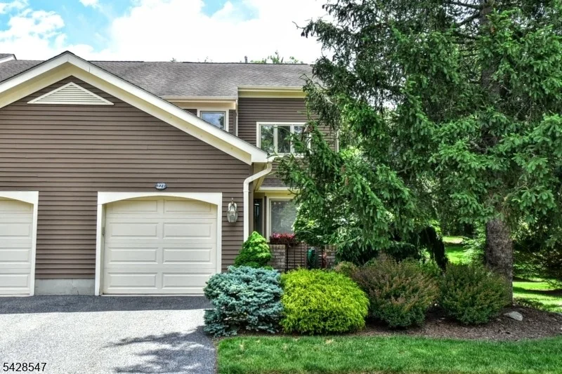 Unit for sale at 227 Westervelt Ln, Mahwah Twp., NJ 07430-3227
