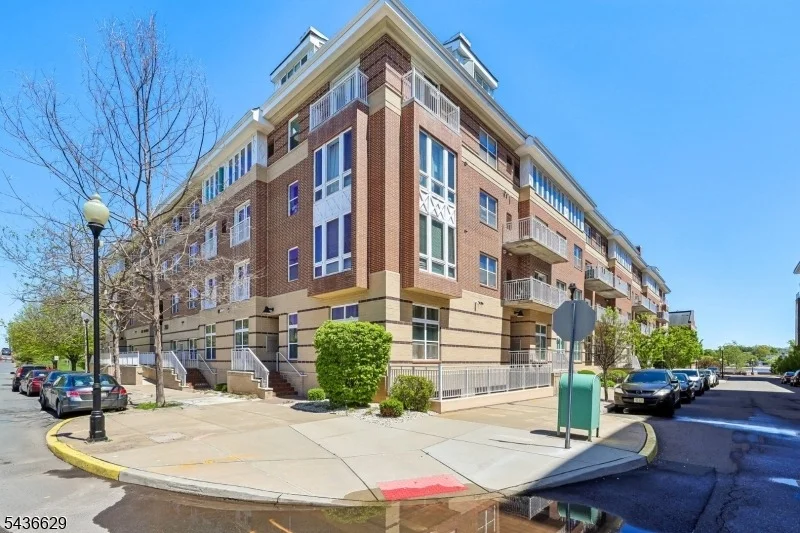 Unit for sale at 368 Rector St, Perth Amboy City, NJ 08861-4288