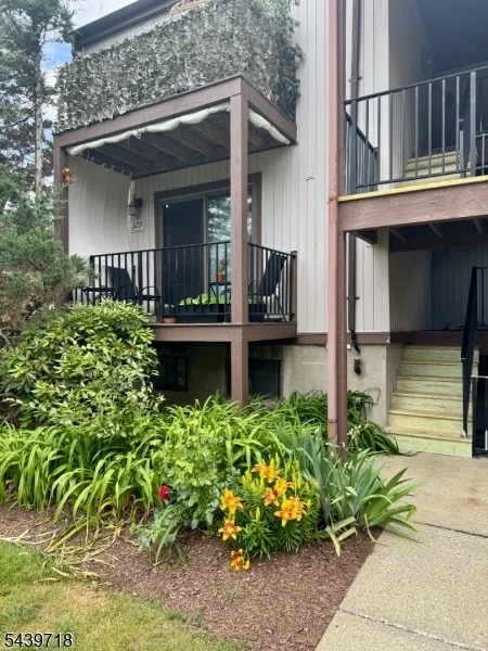 Unit for sale at 17329 Aspen Ct, Stanhope Boro, NJ 07874-2798