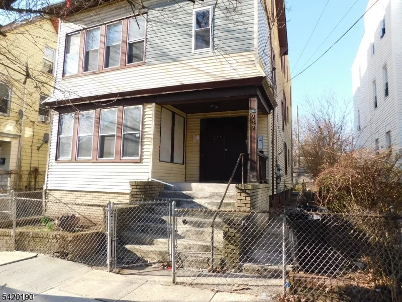 Unit for sale at 282 Renner Ave, Newark City, NJ 07112-3227