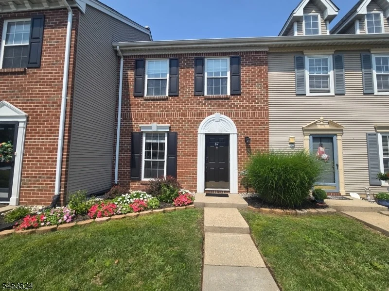 Unit for sale at 87 Goodwin Dr, North Brunswick Twp., NJ 08902-4272