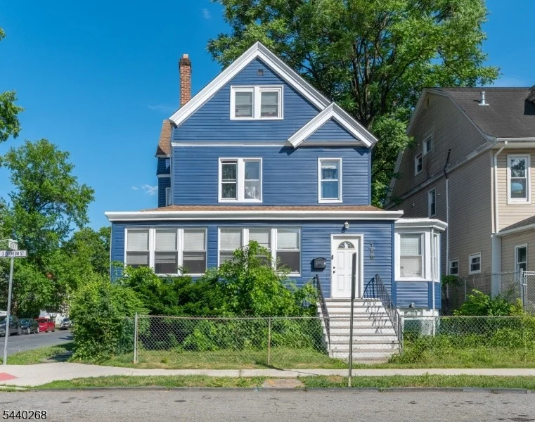 Unit for sale at 158 S Clinton St, East Orange City, NJ 07018-3040