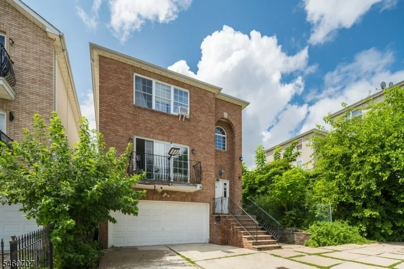 Unit for sale at 12 Seabury Ct, Newark City, NJ 07104-4999