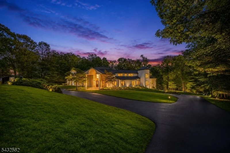 Unit for sale at 809 W Shore Dr, Kinnelon Boro, NJ 07405-2119