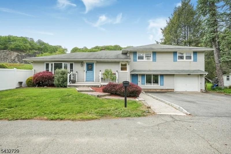 Unit for sale at 22 Federal Hill Rd, Pompton Lakes Boro, NJ 07442-2000