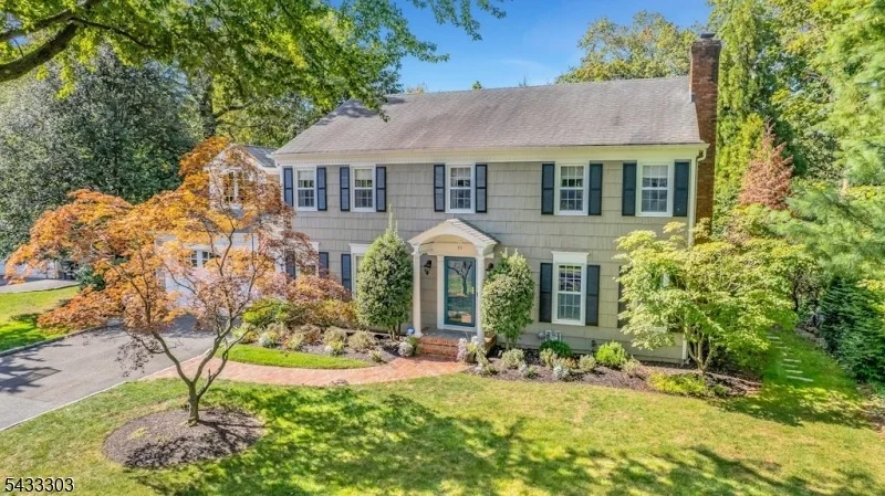 Unit for sale at 10 Fairview Ave, Summit City, NJ 07901-1728