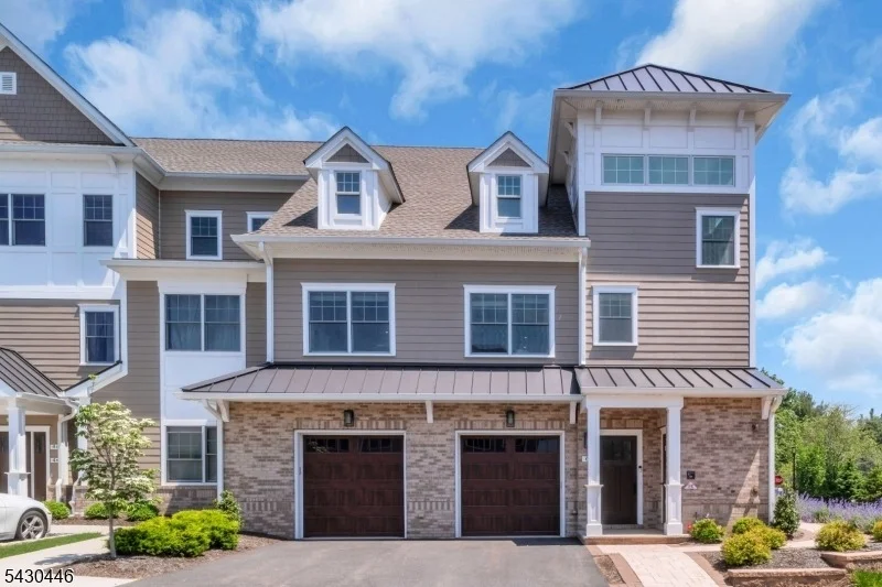 Unit for sale at 6 Mcnerney Ln, Florham Park Boro, NJ 07932