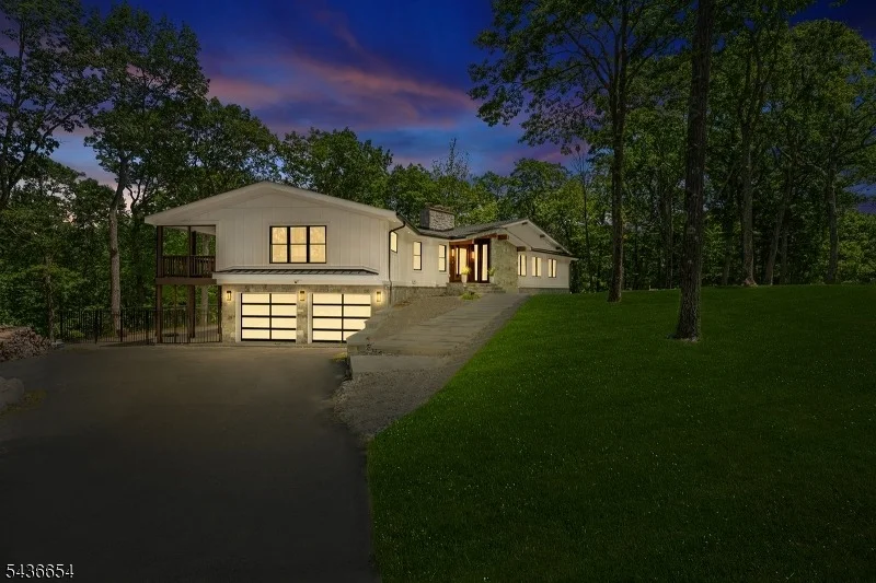 Unit for sale at 9 Hilltop Rd, Kinnelon Boro, NJ 07405-2173