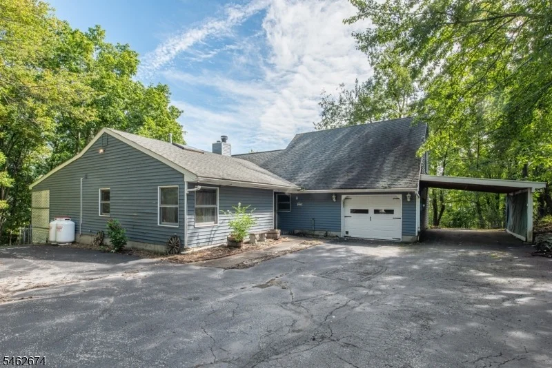 Unit for sale at 30 Shale Hill Rd, Wantage Twp., NJ 07461-2928