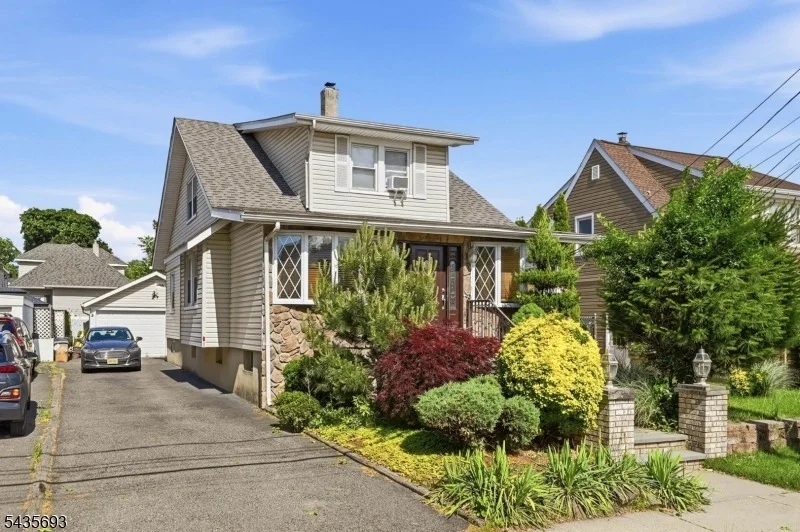 Unit for sale at 13 George St 2X, Fair Lawn Boro, NJ 07410-1832