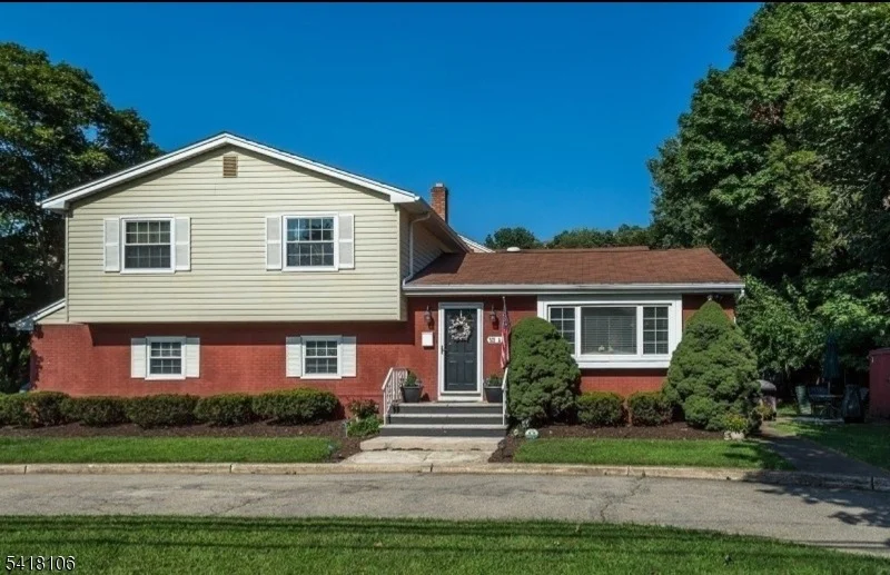 Unit for sale at 521 Hamburg Tpke, Pompton Lakes Boro, NJ 07442-1440