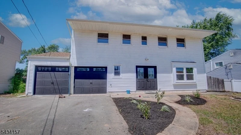 Unit for sale at 14 Surrey Rd, Franklin Twp., NJ 08873-2332