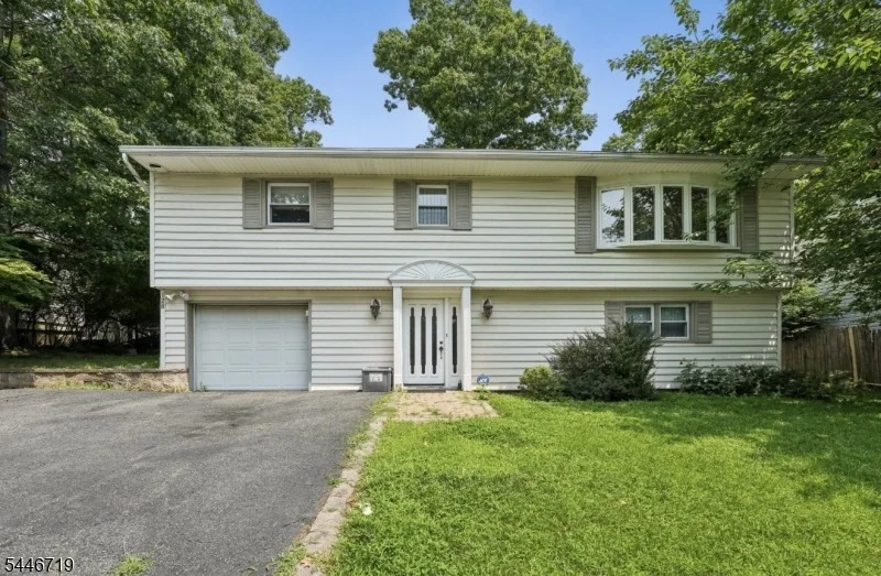 Unit for sale at 128 Marne Rd, Hopatcong Boro, NJ 07843-1815