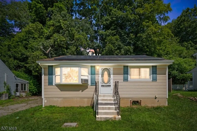 Unit for sale at 121 Brooklyn Stanhope Rd, Hopatcong Boro, NJ 07874-2508