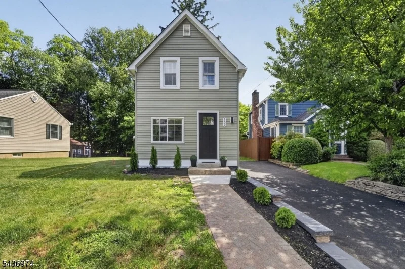 Unit for sale at 162 Grannis Ave, Morris Plains Boro, NJ 07950-1828