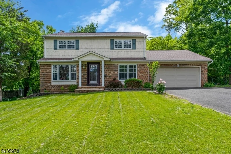 Unit for sale at 1 Linda Ln, North Plainfield Boro, NJ 07060-3506