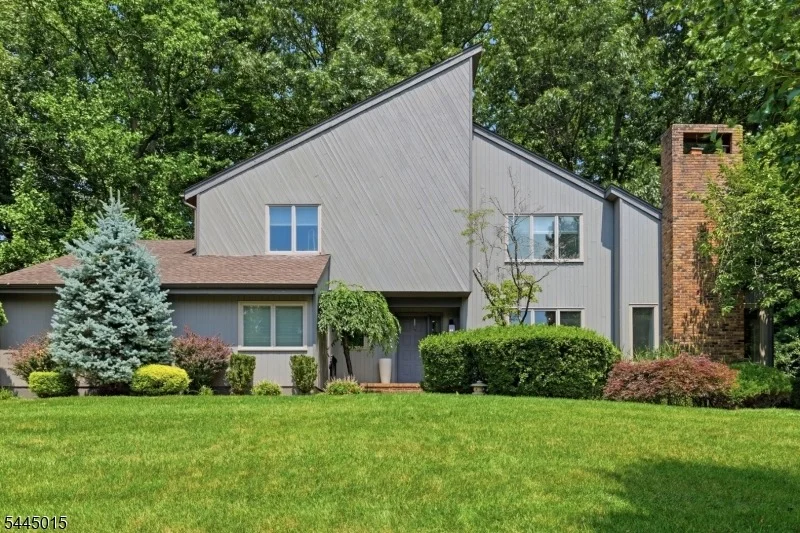 Unit for sale at 8 N Bayard Ln, Mahwah Twp., NJ 07430-2237
