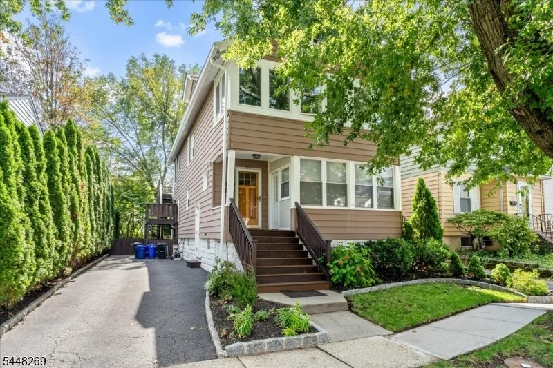 Unit for sale at 677 Willow Ave, Garwood Boro, NJ 07027-1229